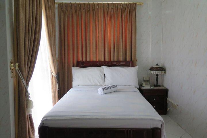 Room 25 of 58