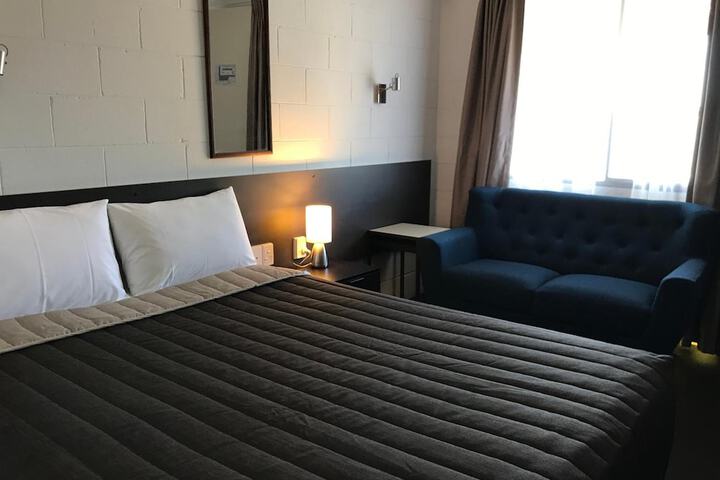 Room 13 of 35
