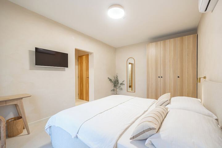 Room 7 of 35