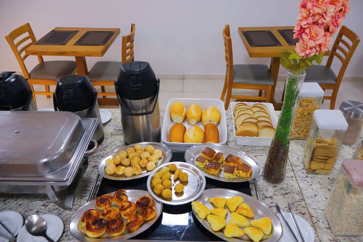 Breakfast/Coffee Service 8 of 17