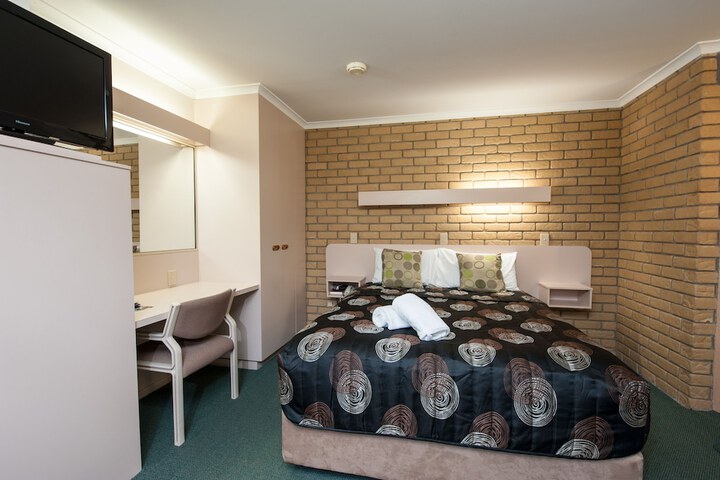 Room 34 of 63