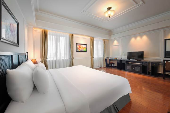 Room 27 of 151