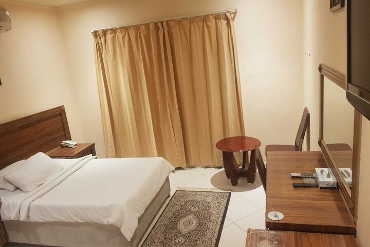 Room 11 of 31