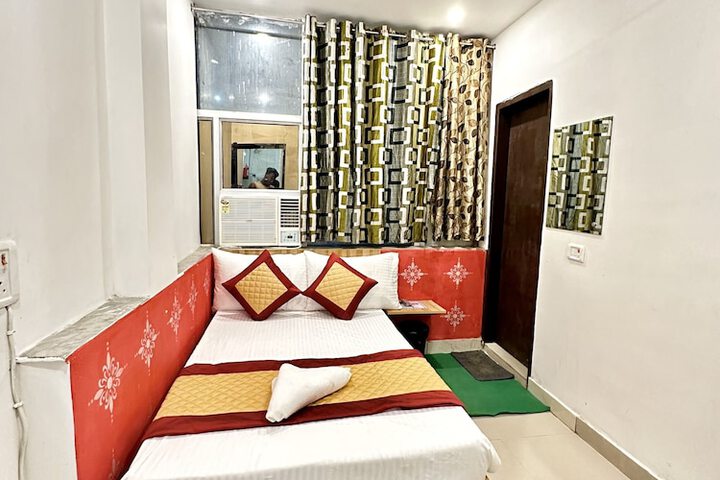 Room 3 of 13