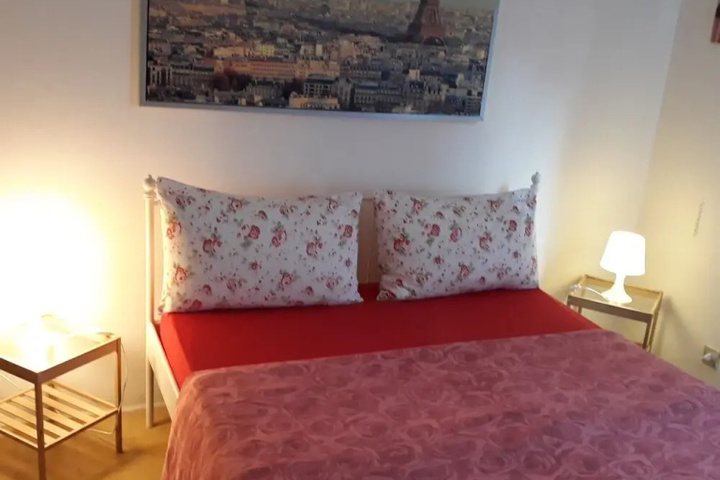 Room 9 of 10