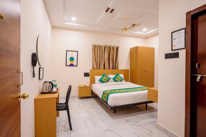Room 6 of 32