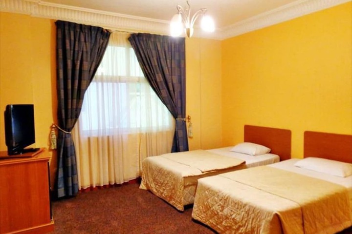 Room 15 of 34