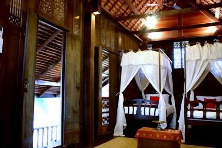 Room 8 of 48
