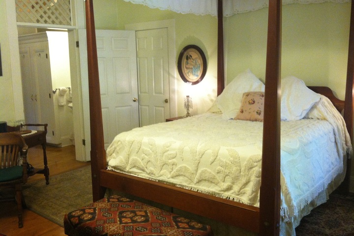 Room 42 of 109