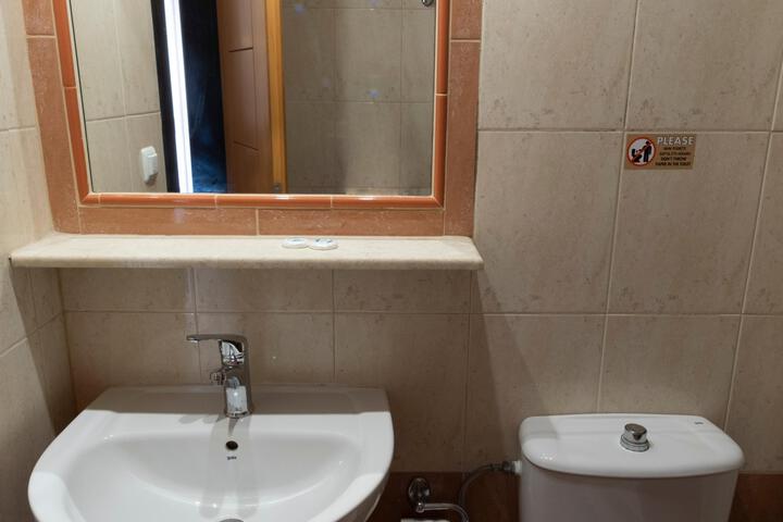 Room 5 of 38