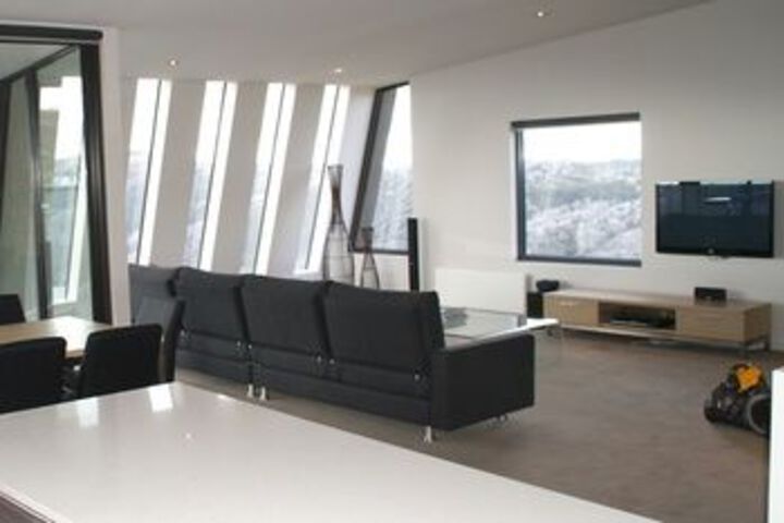 Room 10 of 13