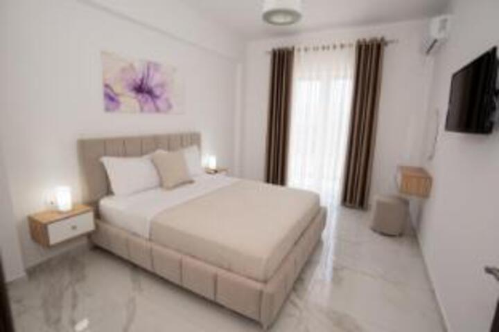 Room 8 of 9