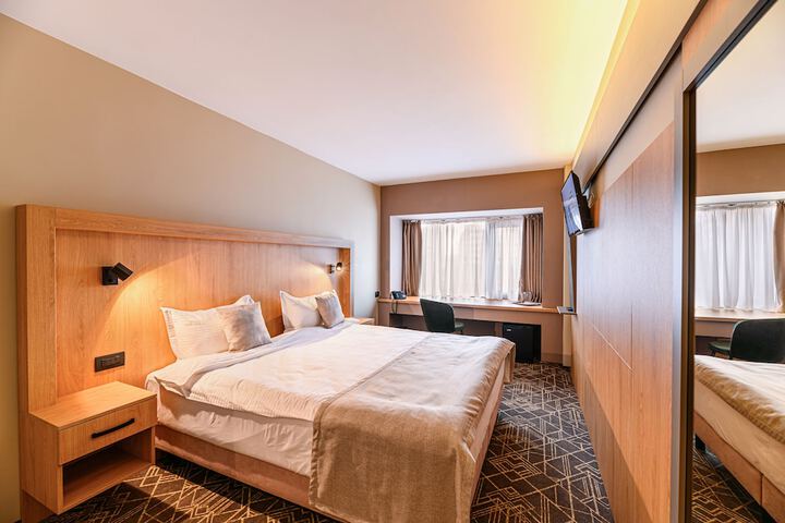 Room 20 of 65