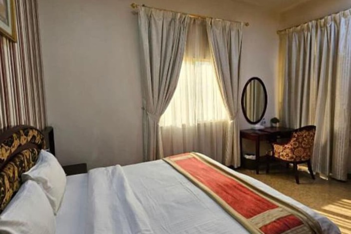 Room 16 of 46