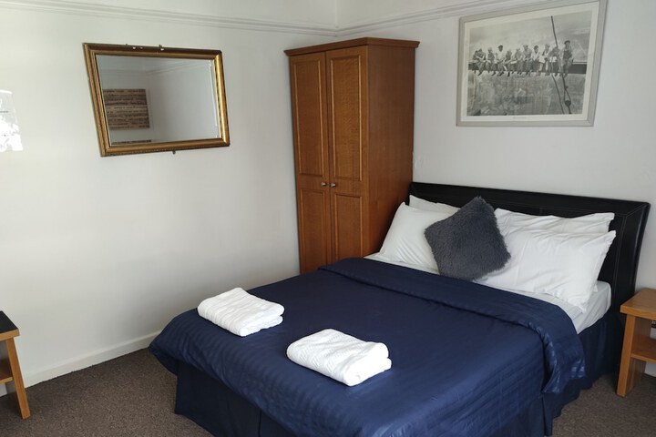 Room 30 of 49