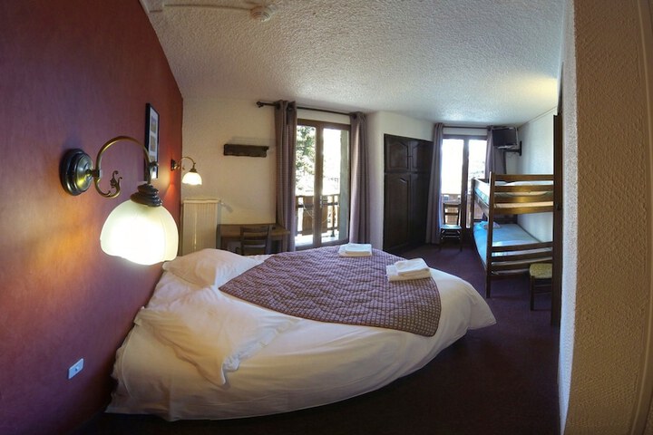 Room 35 of 60