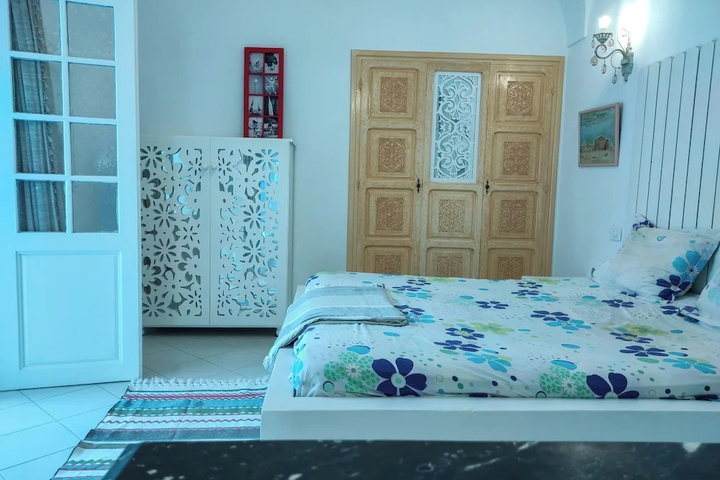 Room 2 of 15