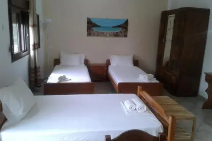 Room 4 of 23