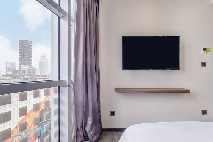 Room 36 of 162