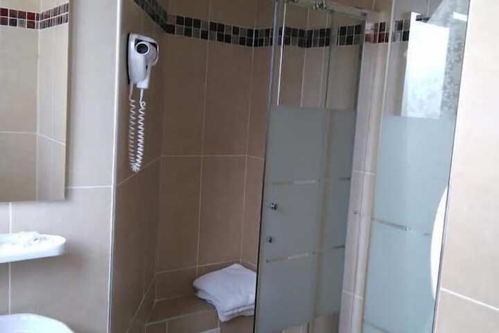 Room 48 of 61