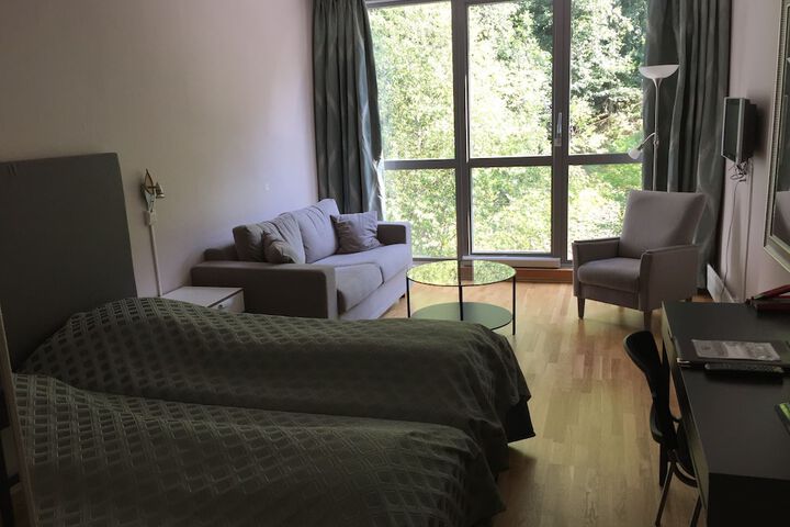 Room 27 of 62