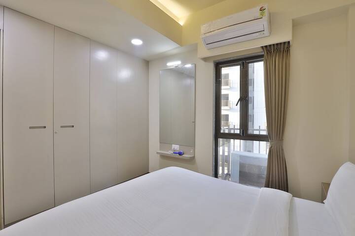 Room 2 of 51