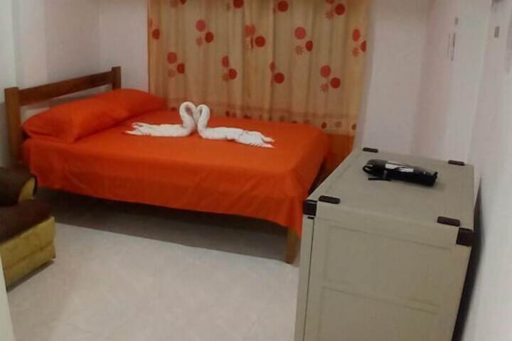 Room 5 of 9