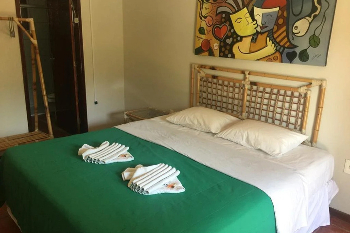 Room 5 of 12