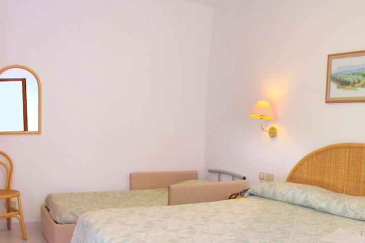 Room 15 of 51