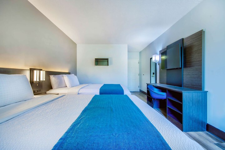 Room 6 of 27