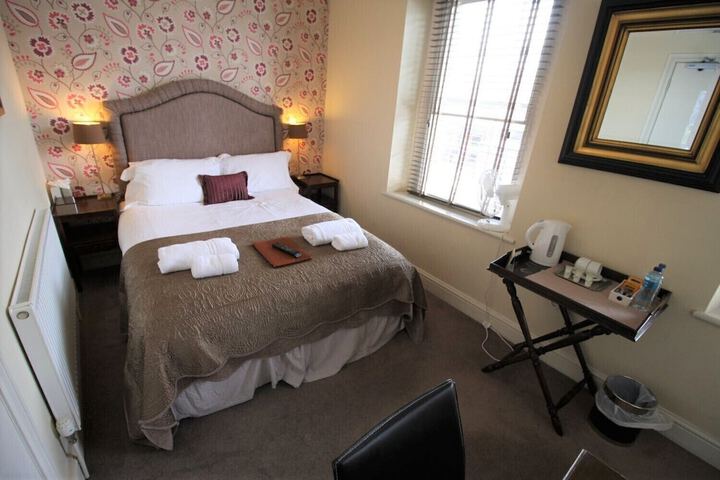 Room 4 of 62