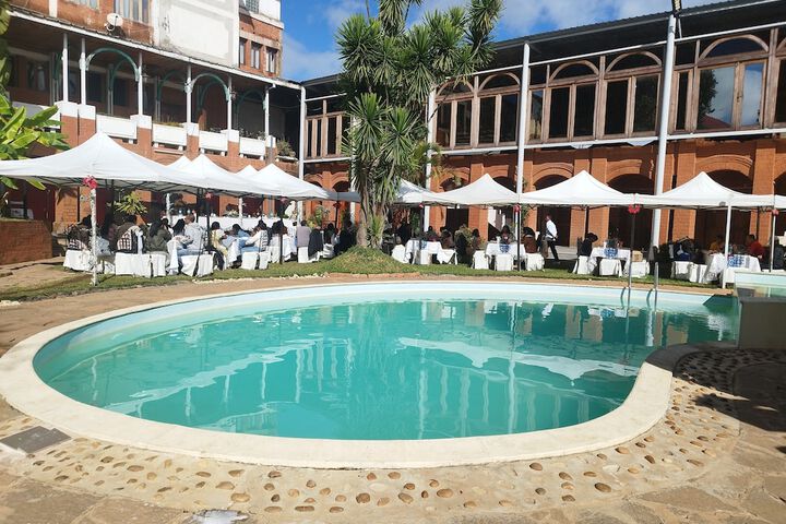 Hotel Pool
