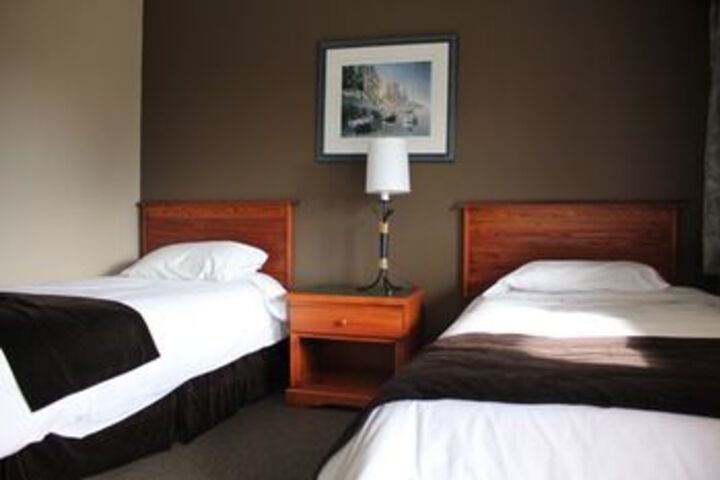 Room 7 of 19