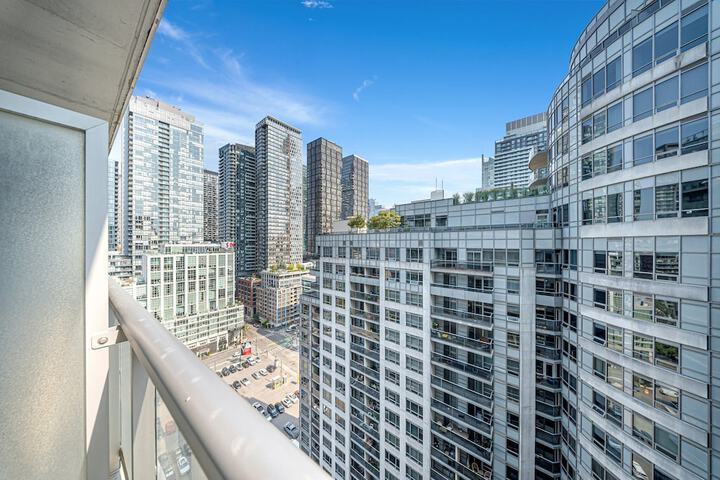 Presidential Suite Balcony City View (4 of 27)