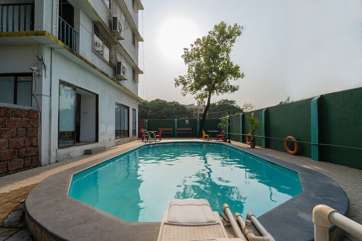 Pool 43 of 65