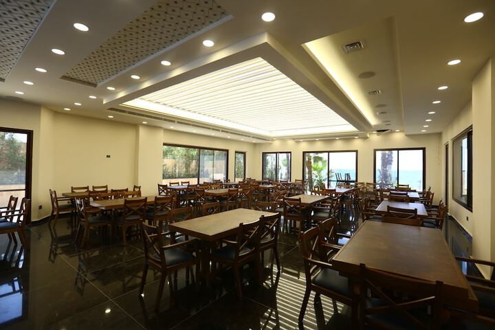 Dining 8 of 20
