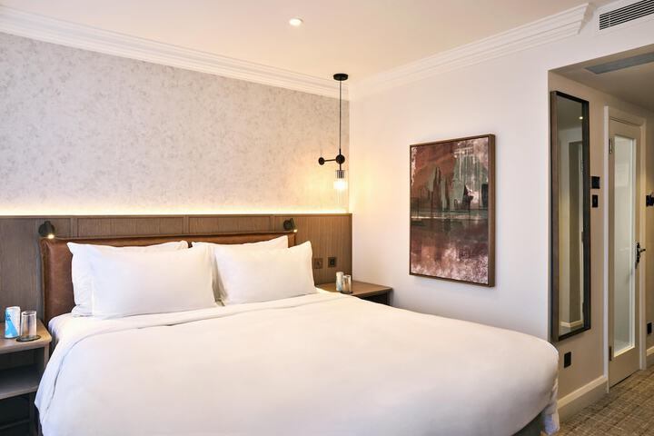 Room 44 of 109