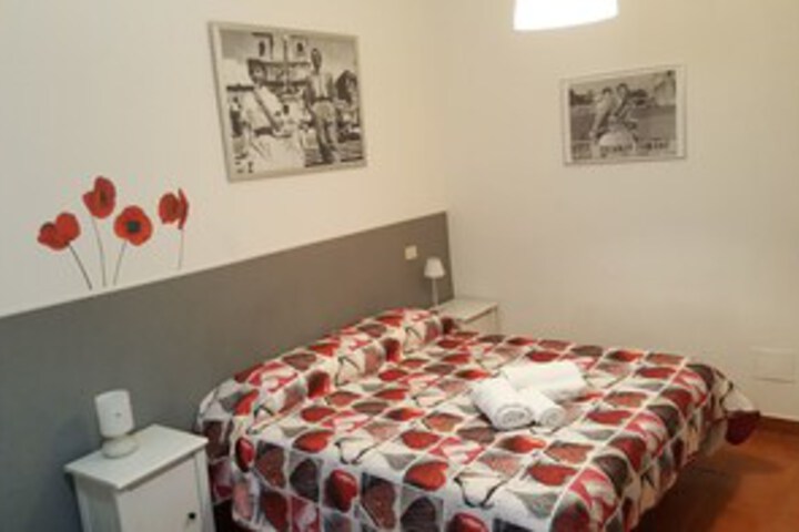 Room 5 of 25