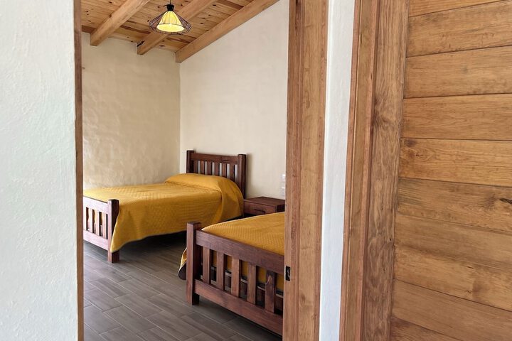 Room 12 of 220