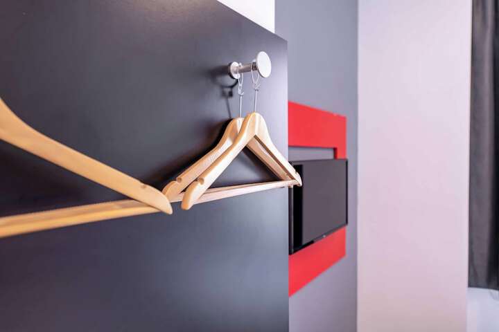 Room 73 of 100