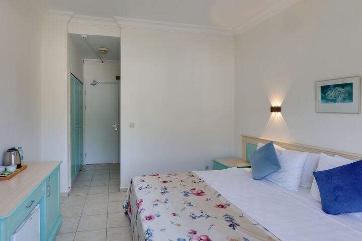 Room 13 of 41