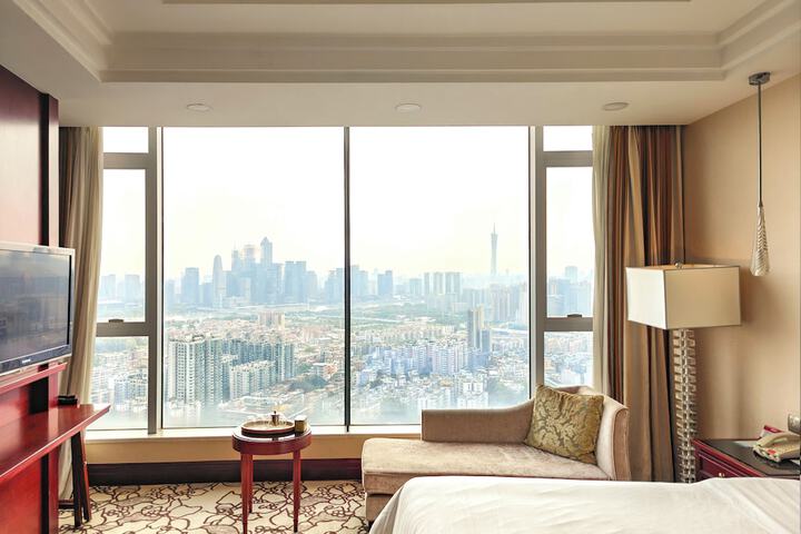 Room 36 of 102