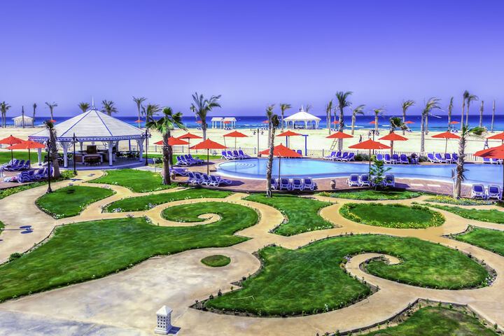 Hotel Pool