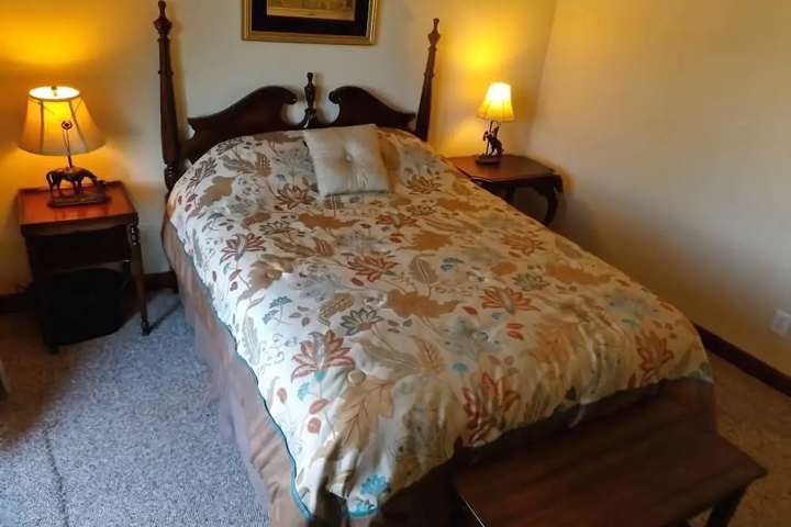 Room 4 of 25
