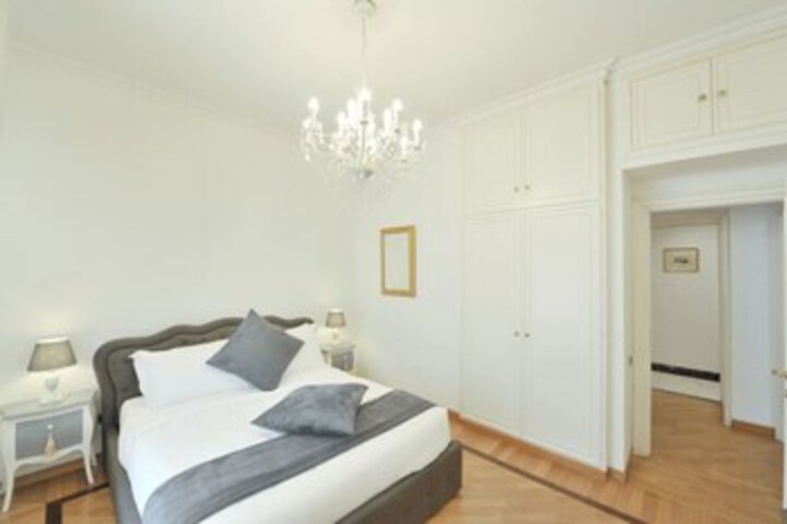 Room 15 of 28