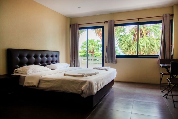 Room 15 of 22