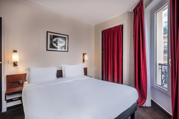 Room 14 of 33