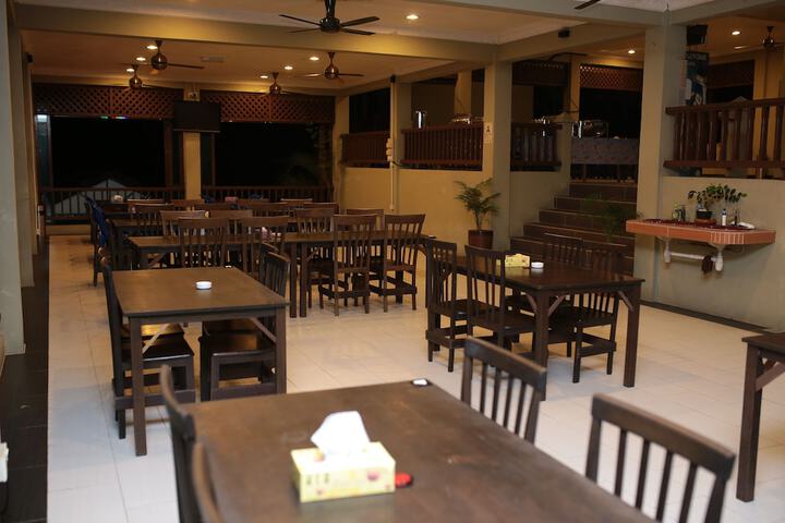 Dining Photos