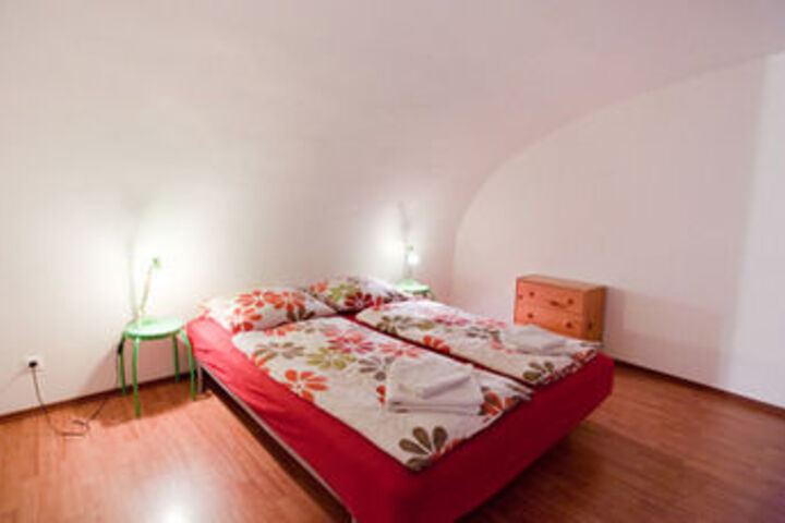 Room 10 of 17