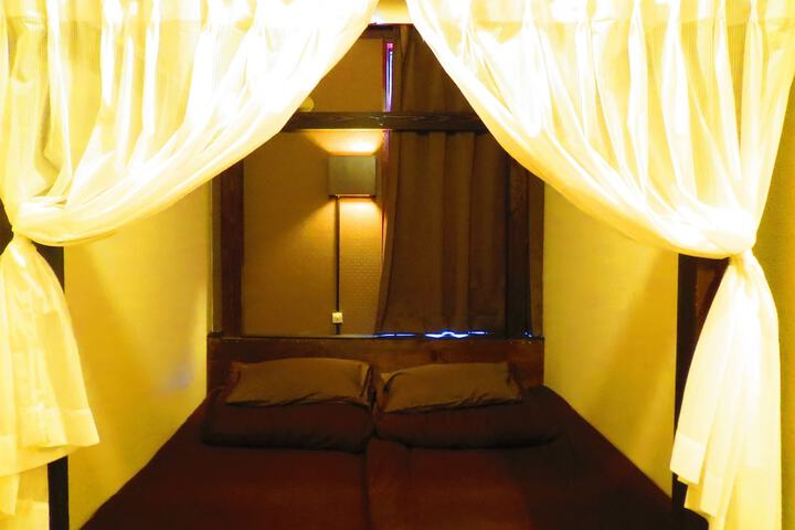 Room 8 of 62